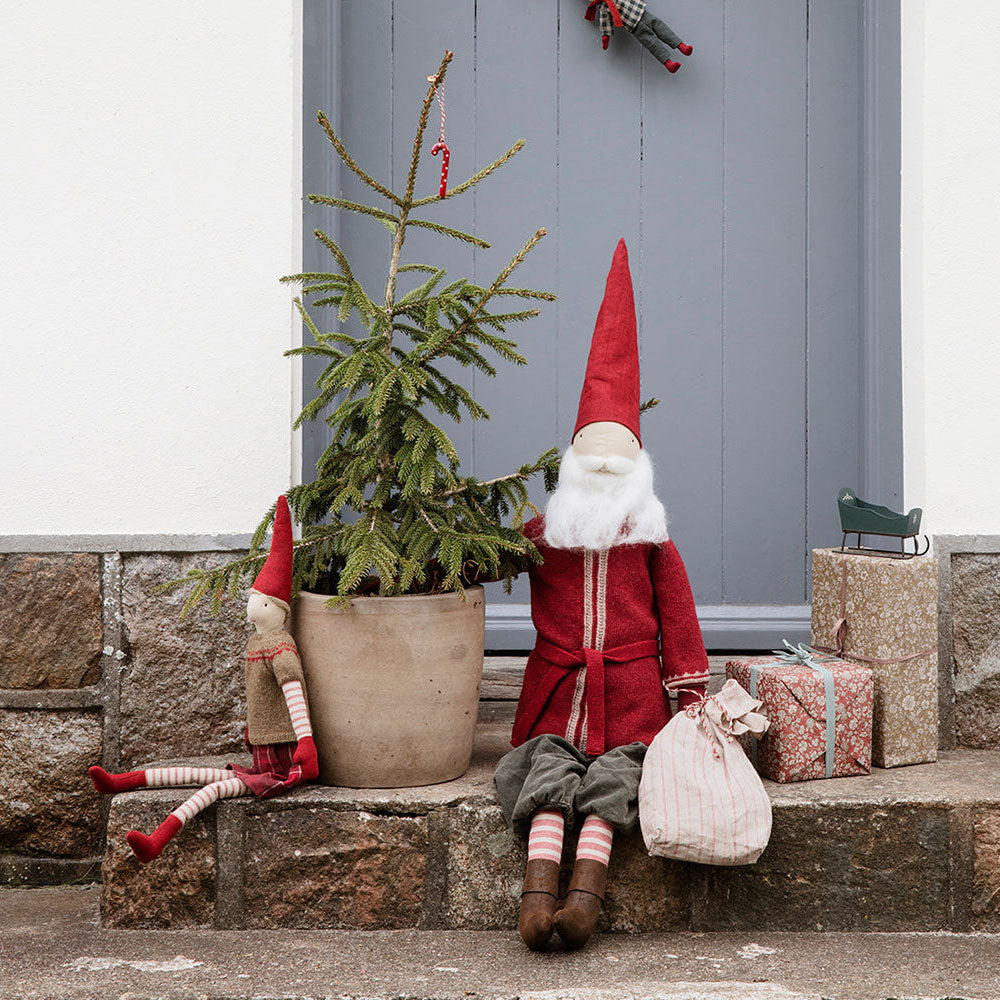 Maileg Santa - Large sitting on steps